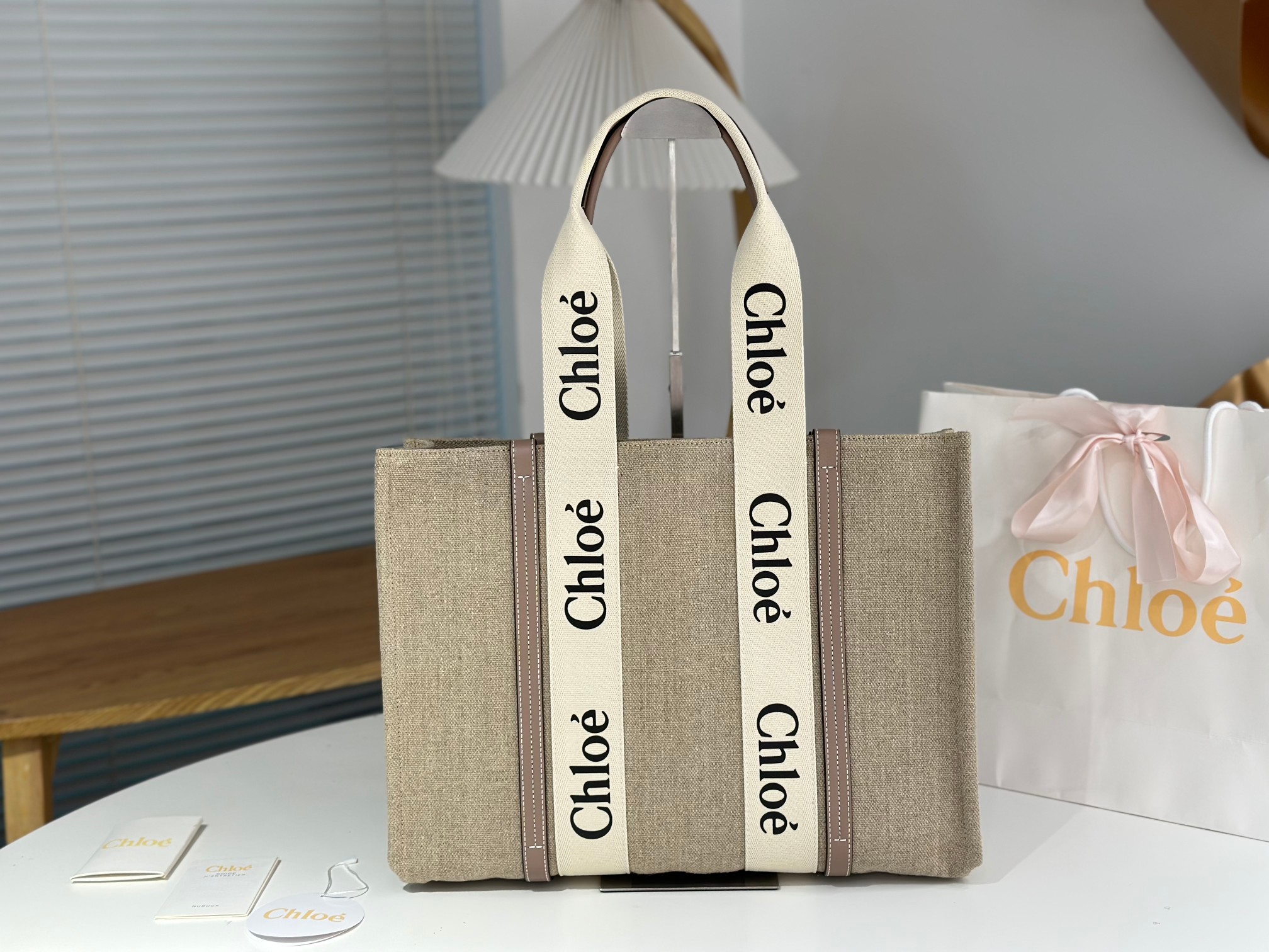 Chloe Large Woody Tote Bag In Linen